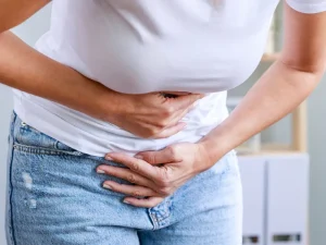 علت درد زیر شکم در زنان